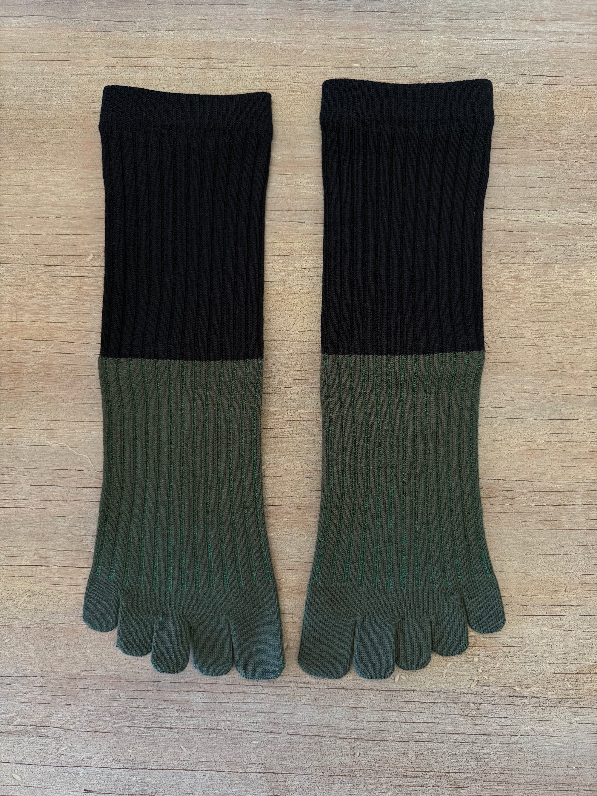 “AIR” Reflexology Socks & Foot Map Pouch