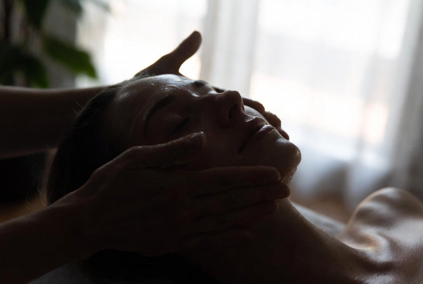 Shirodhara: The Ayurvedic Treatment That People Ask Us About Most