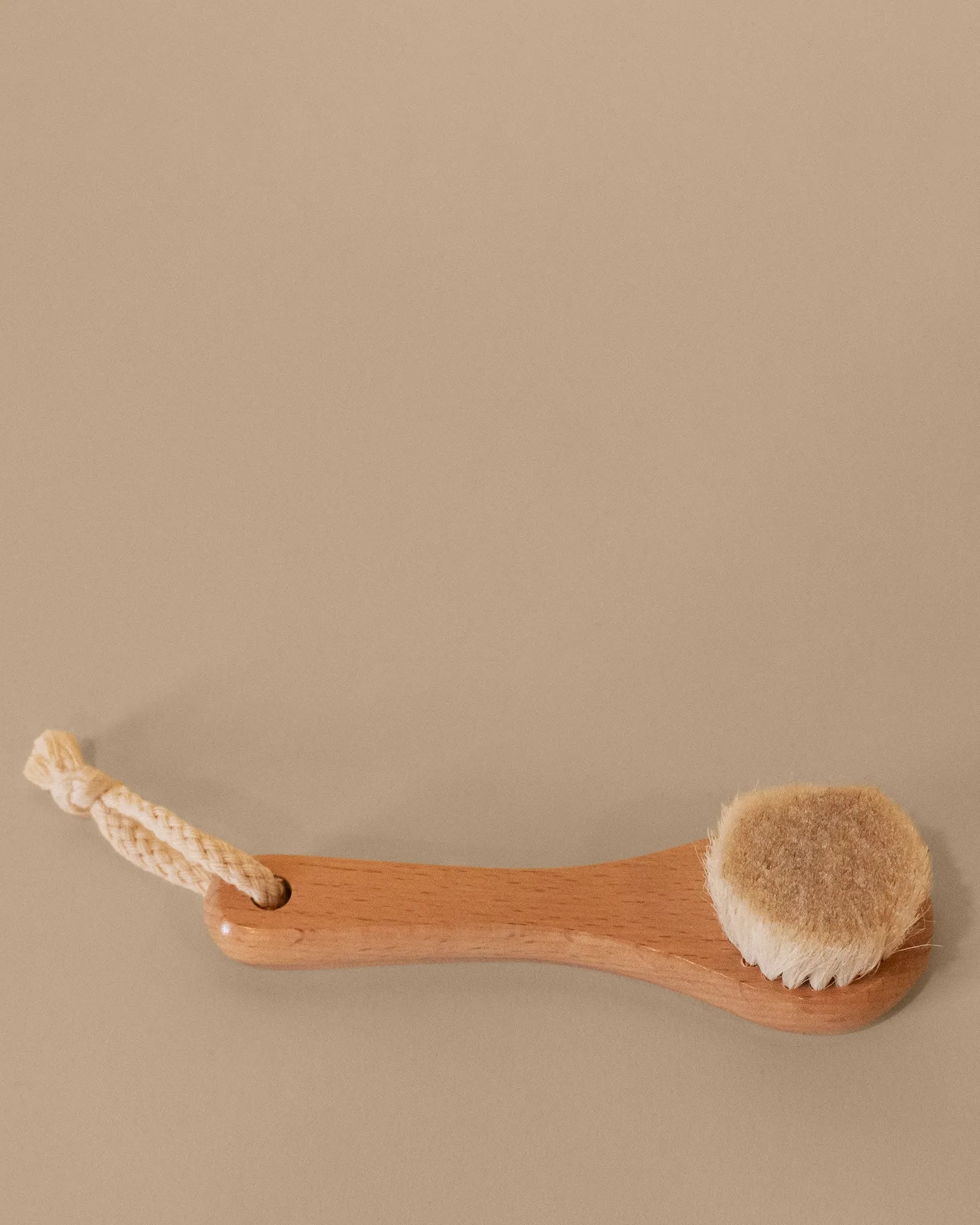 Facial Dry Brush with Natural Bristles