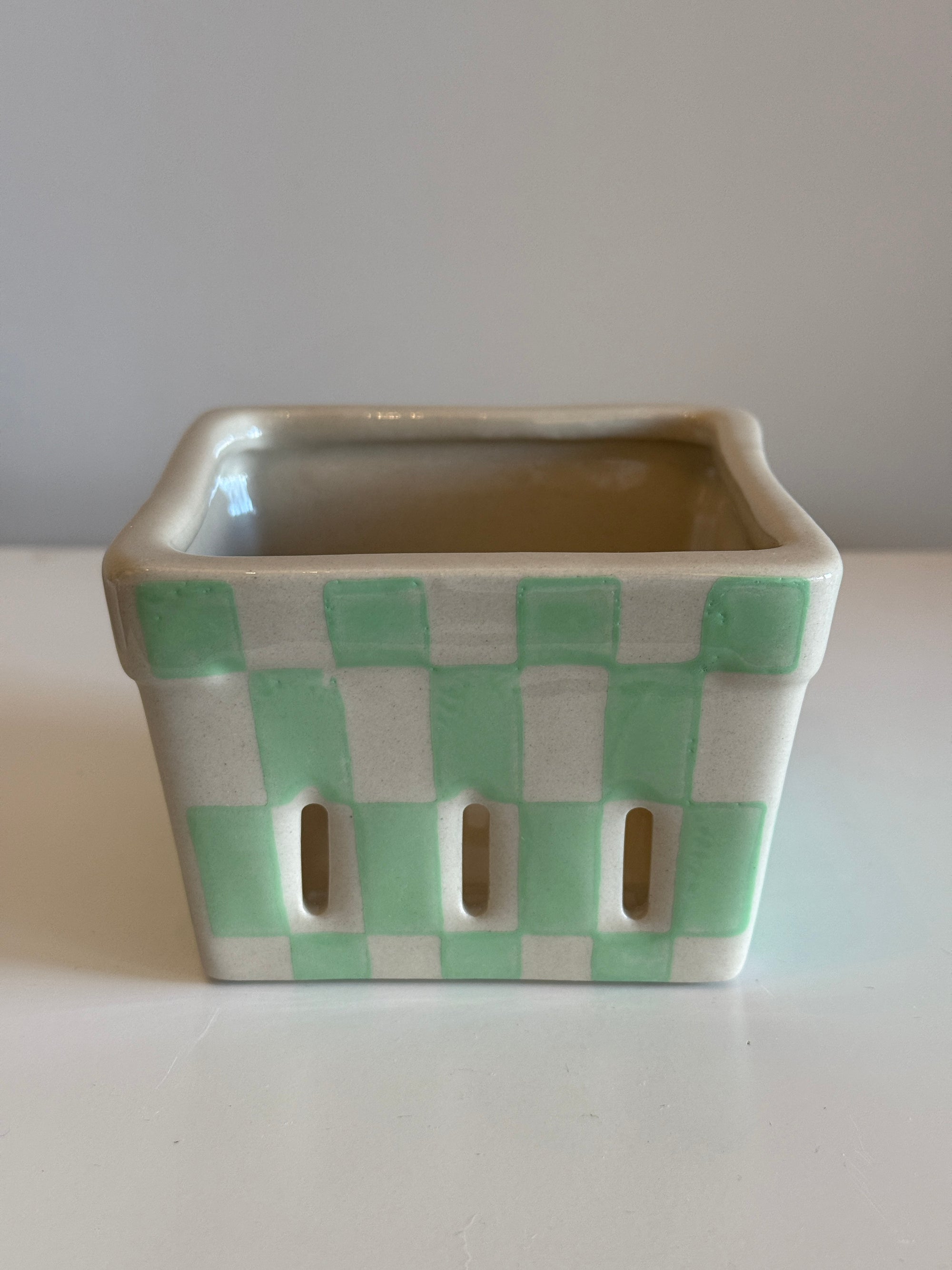 Stoneware Berry Basket - Mint